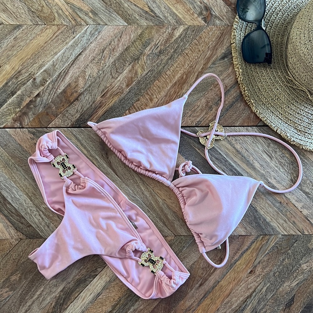 VS bikini